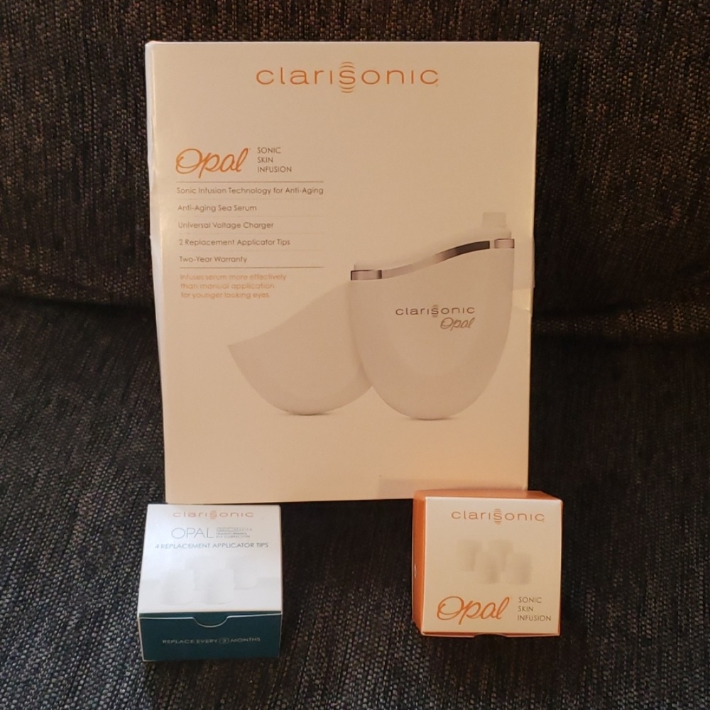 Clarisonic Opal and 2 refill packs